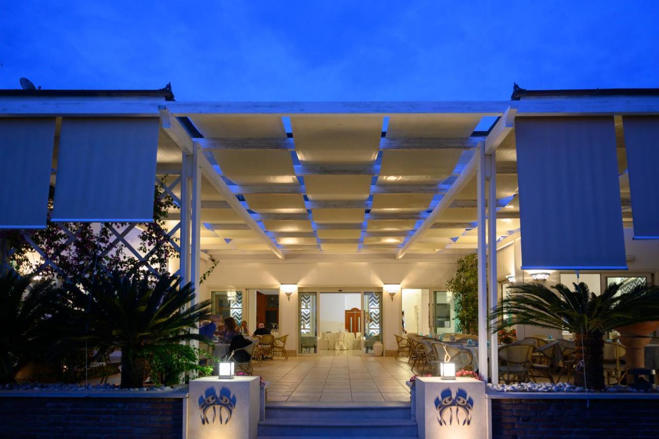 Hotel Mandetta Paestum Bagian luar foto