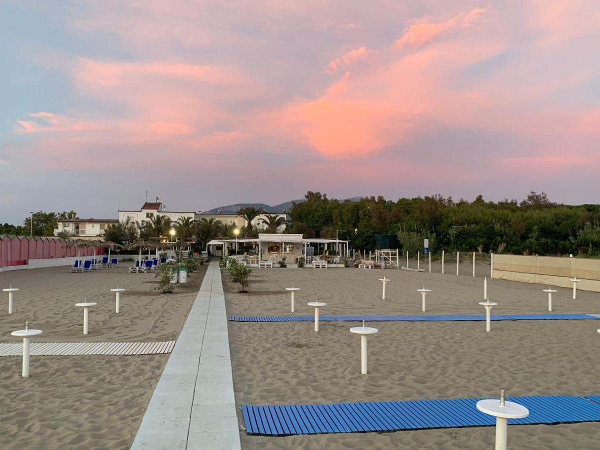Hotel Mandetta Paestum Bagian luar foto