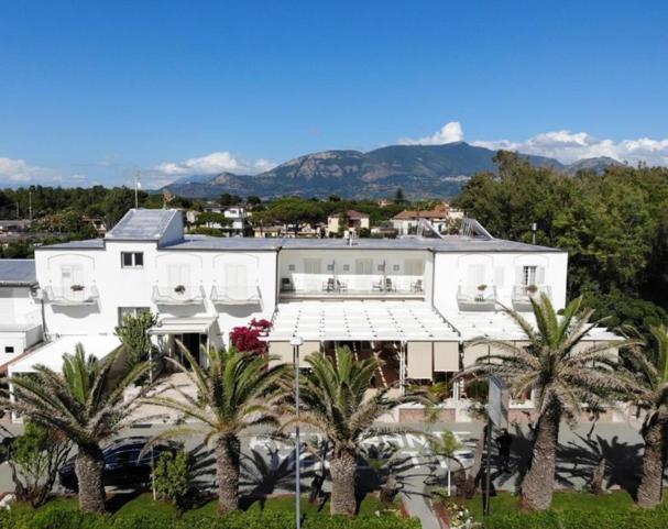 Hotel Mandetta Paestum Bagian luar foto