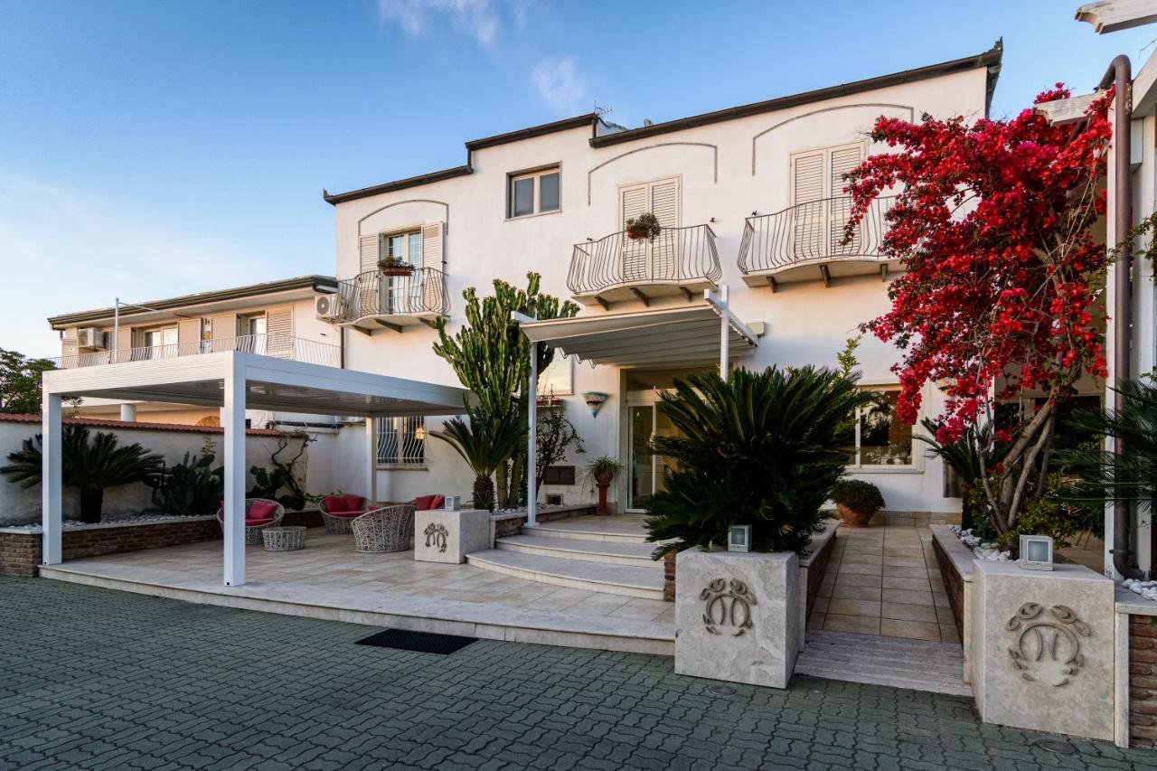 Hotel Mandetta Paestum Bagian luar foto