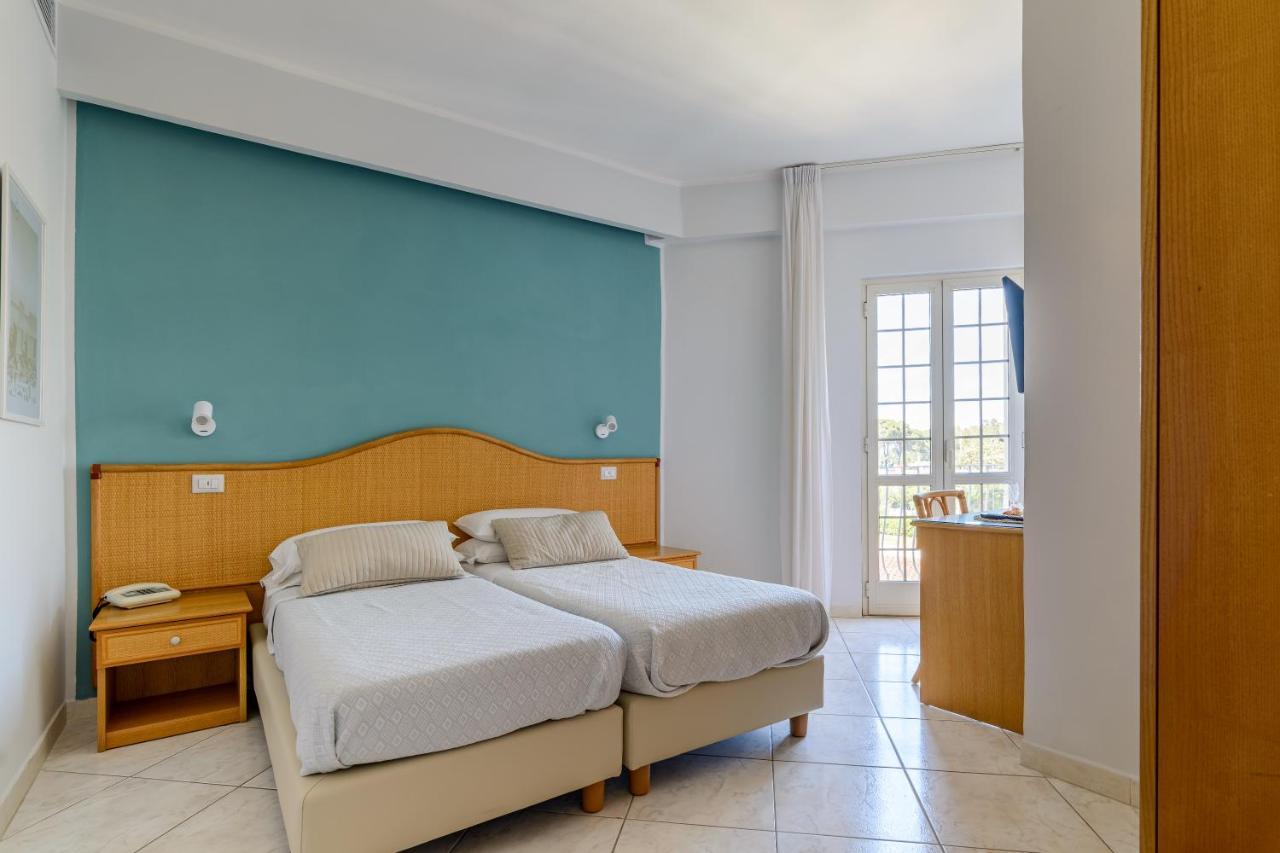 Hotel Mandetta Paestum Bagian luar foto