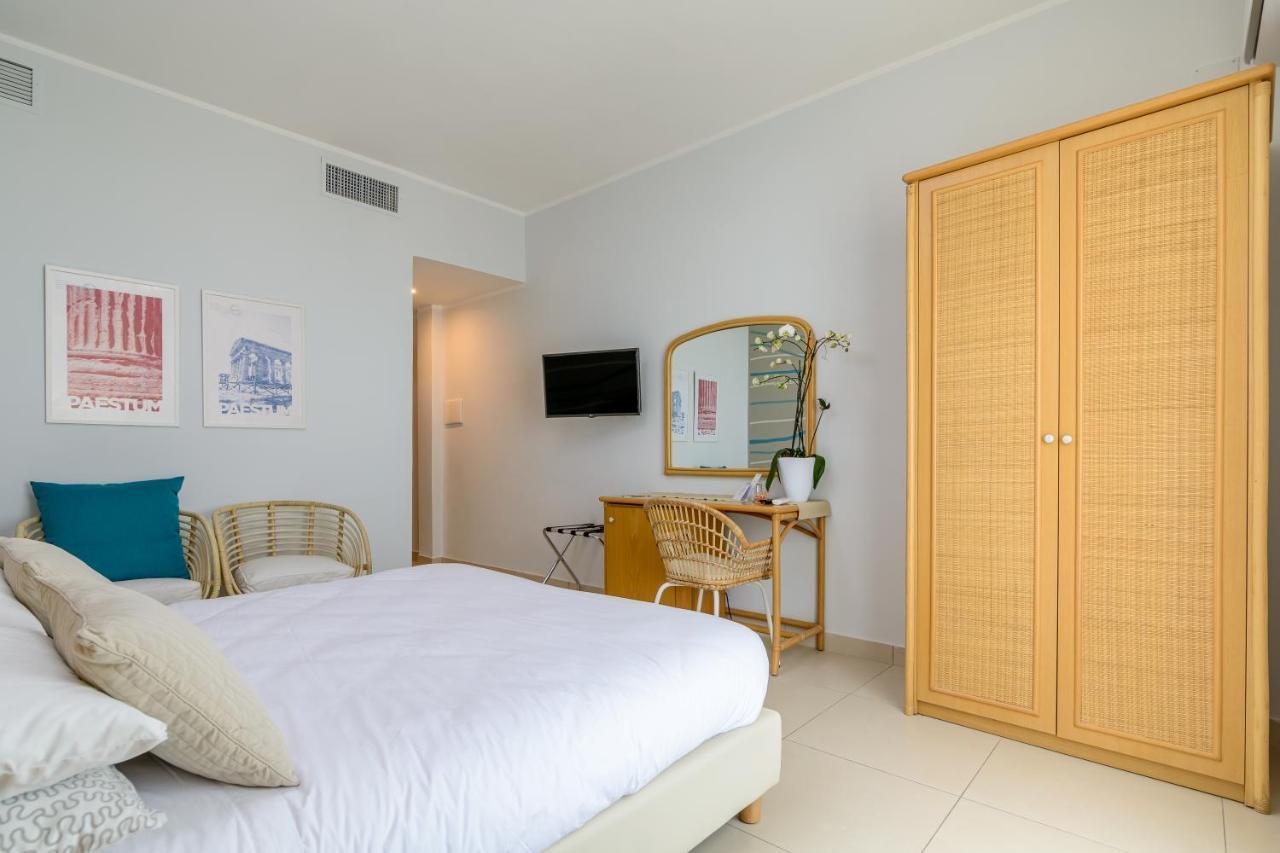Hotel Mandetta Paestum Bagian luar foto