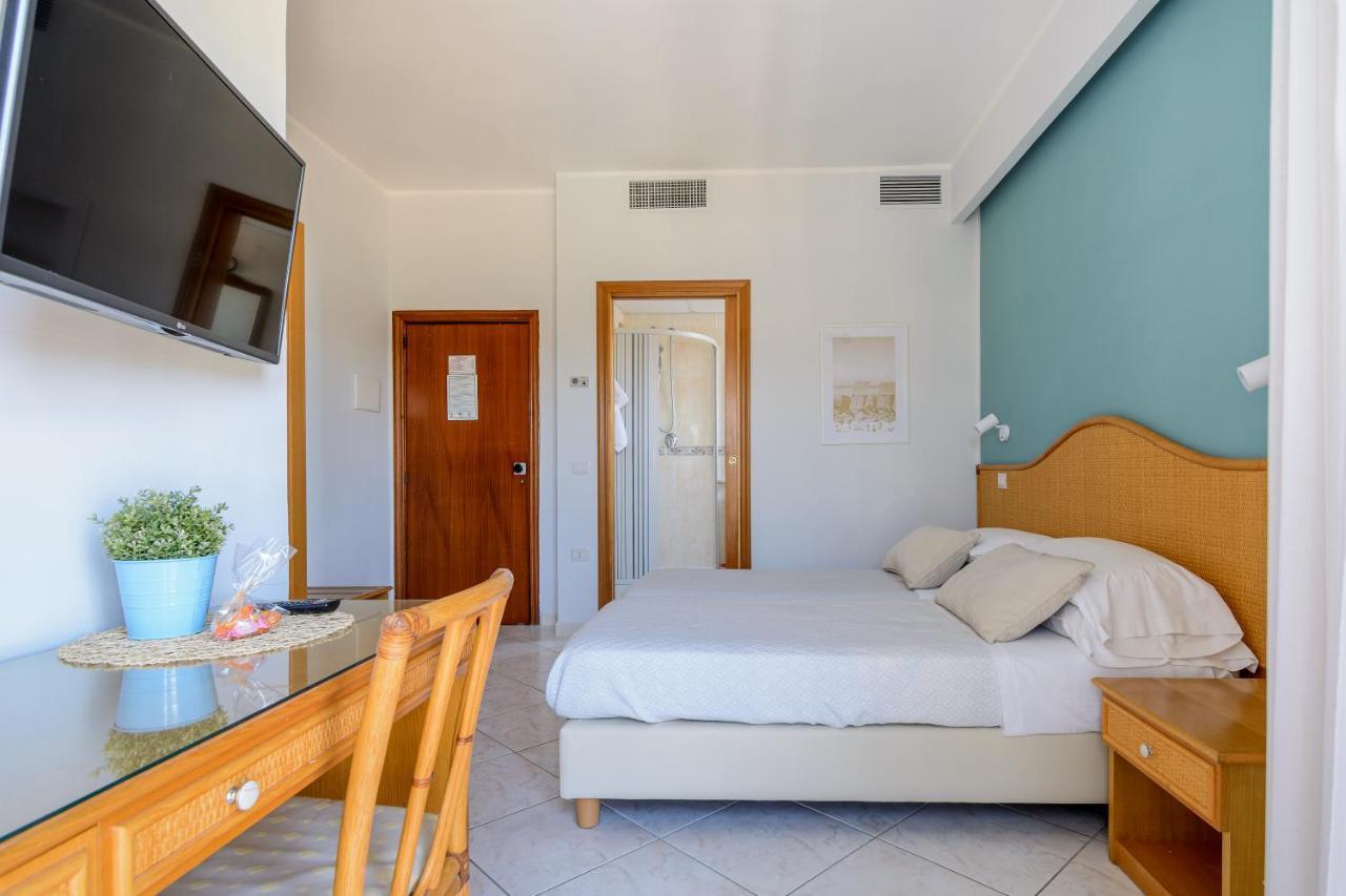 Hotel Mandetta Paestum Bagian luar foto
