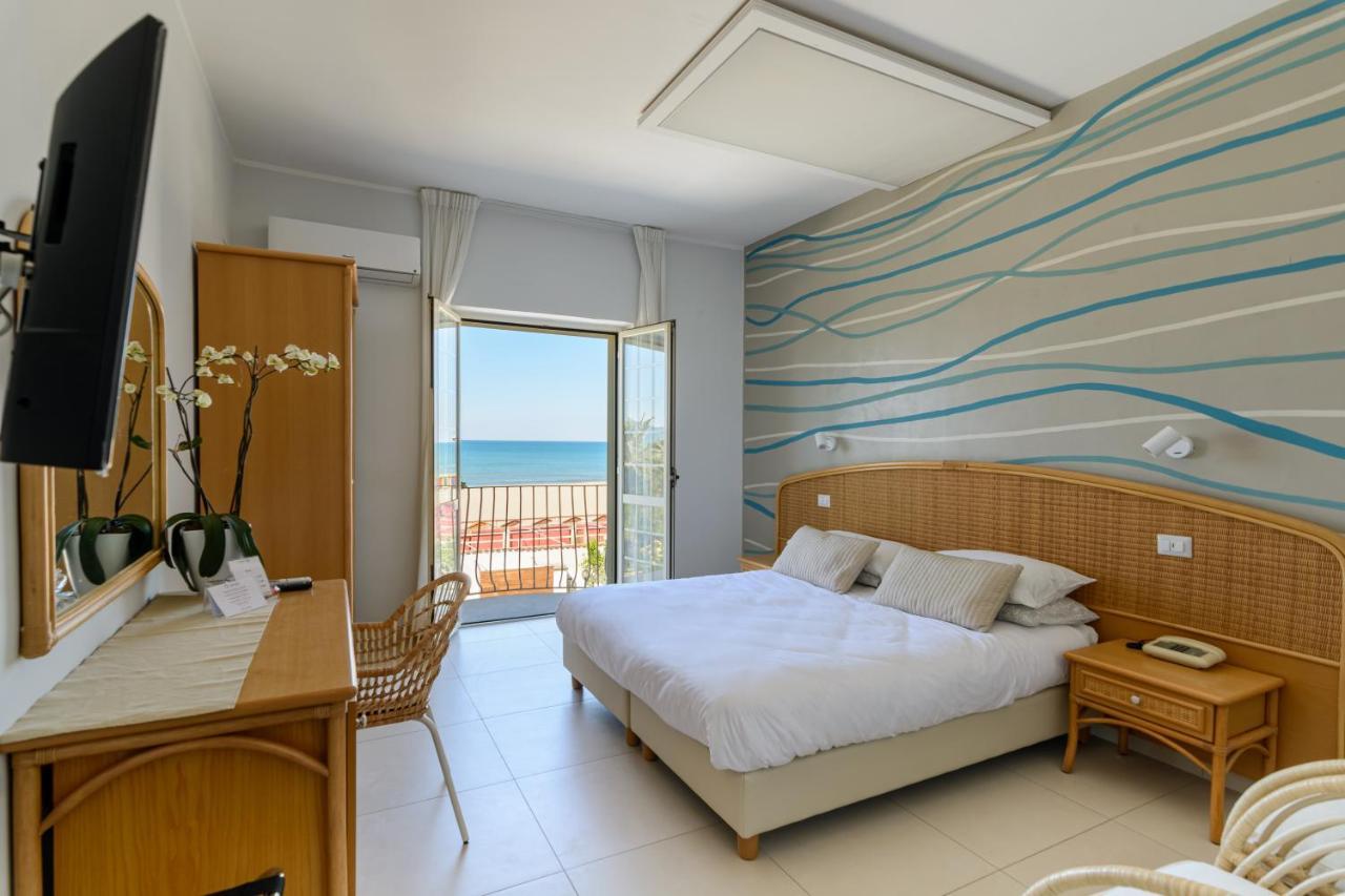 Hotel Mandetta Paestum Bagian luar foto